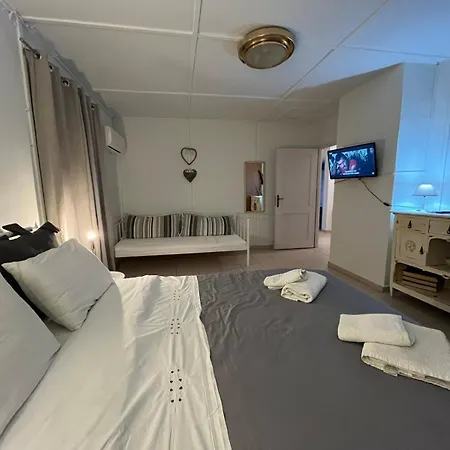Cozy House In 阿尔戈斯托利翁