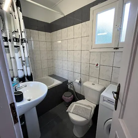 Cozy House In * 阿尔戈斯托利翁