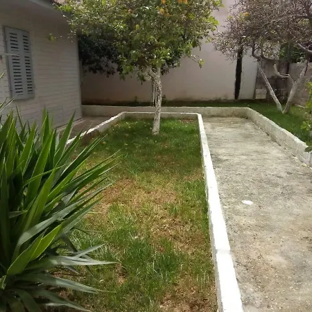 Cozy House In * أرغوستولي